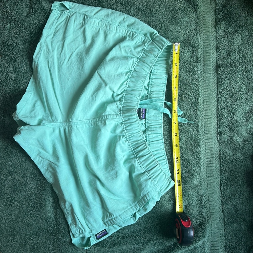 Patagonia Barely Baggies women’s shorts size small